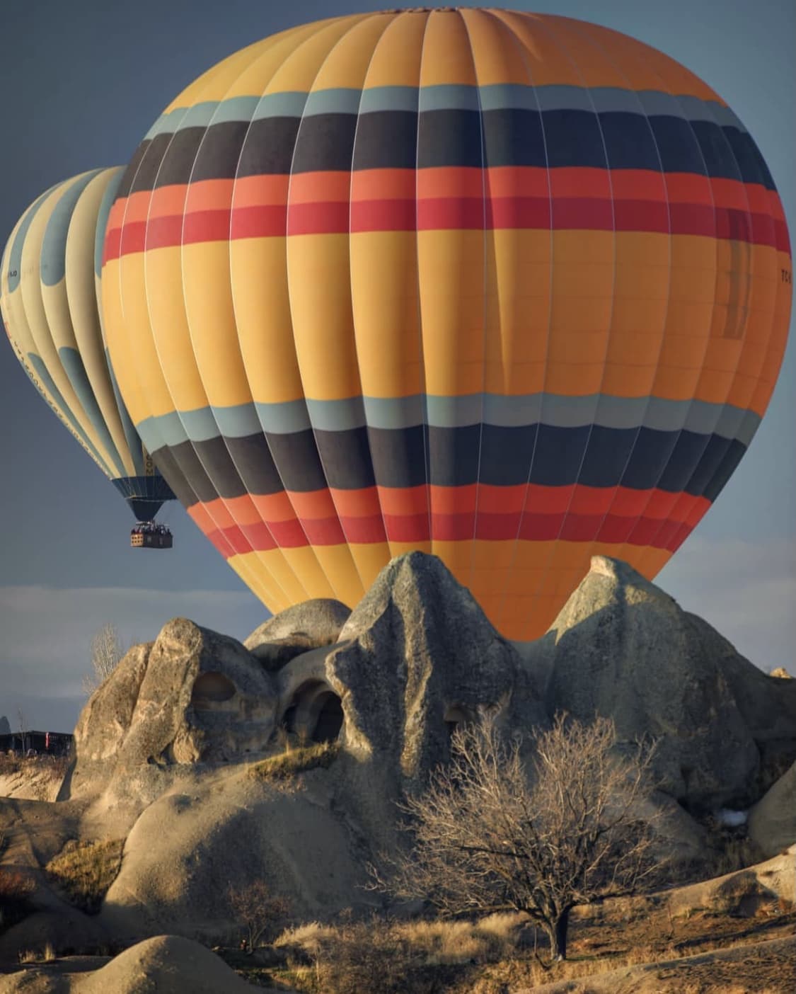 Cómo vuelan los globos aerostáticos: Una guía completa